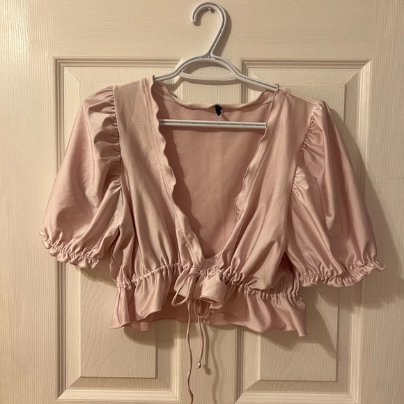 Urban outfitters “out from under” cropped puff sleeve ruffle top - Picture 1 of 4